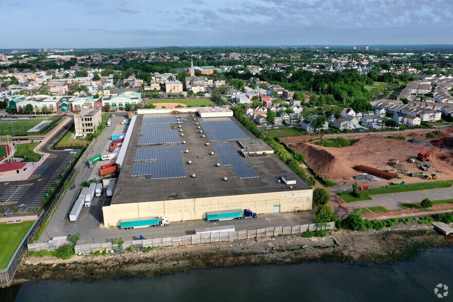 More Photos Of 1 Buckingham Ave, Perth Amboy Warehouse For Lease