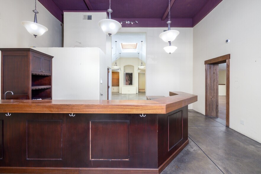 More Photos Of 132-134 Matheson St, Healdsburg Storefront For Sale