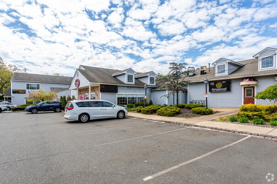 More Photos Of 1626 US Highway 130, North Brunswick Fast Food For Lease