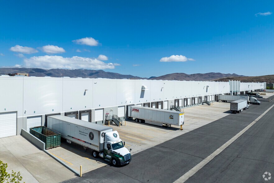More Photos Of 2555 USA Pky, Mccarran Distribution For Lease