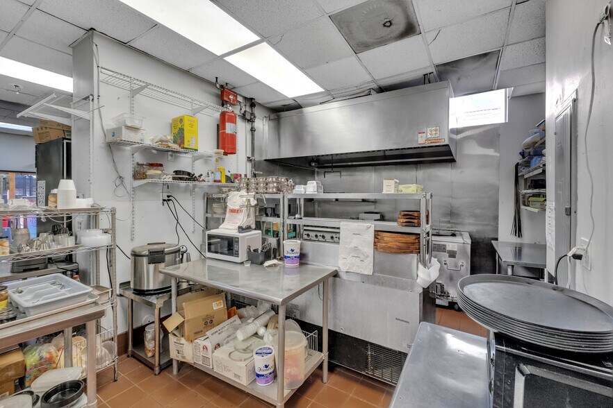 More Photos Of 646 Ne 79th St, Miami Restaurant For Sale