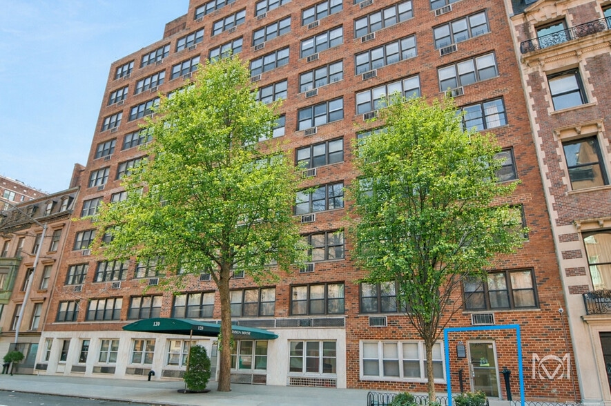 More Photos Of 120 E 36th St, New York Medical For Sale
