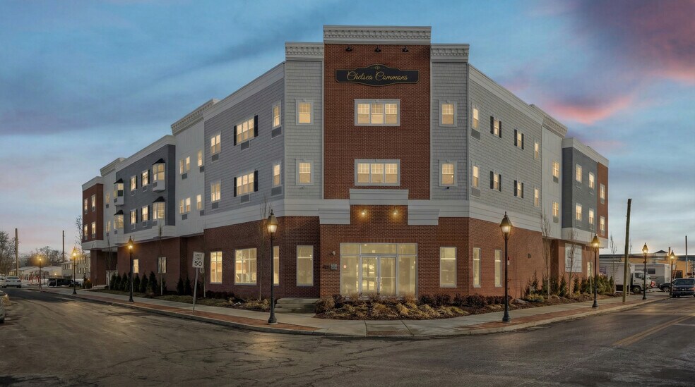 Primary Photo Of 227 4th Ave, Bay Shore General Retail For Lease