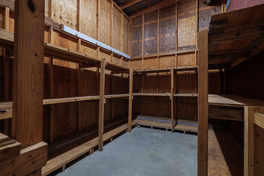 More Photos Of 450 W Highway 64, Lakeland Warehouse For Lease