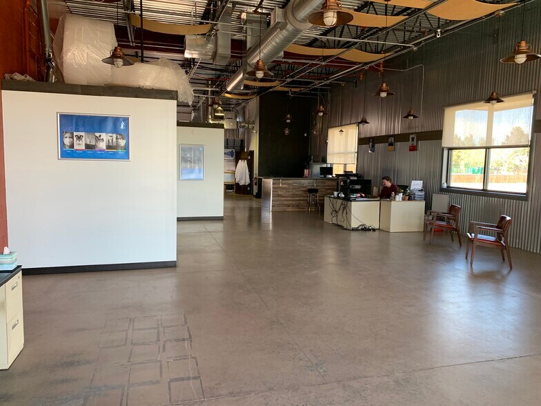 More Photos Of 943-965 E 11th St, Loveland Warehouse For Lease