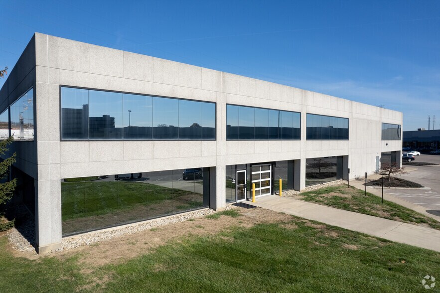 More Photos Of 4850 Smith Rd, Norwood Office For Lease