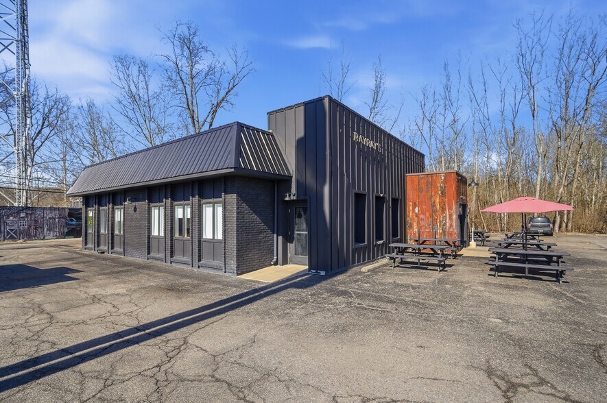 More Photos Of 1256 Columbus Rd, Granville Restaurant For Sale