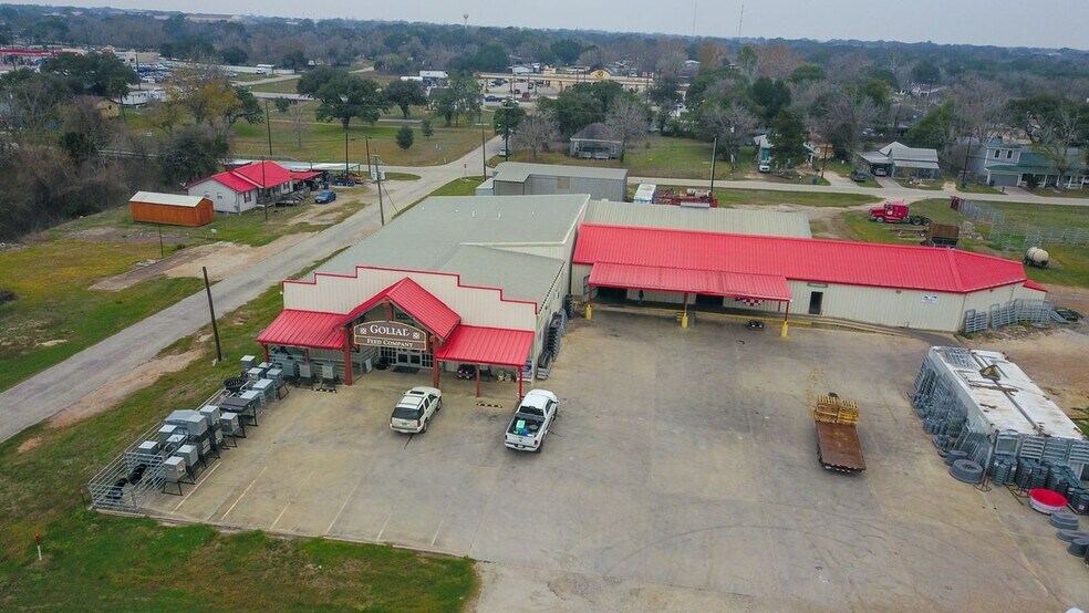 More Photos Of 610 E End St, Goliad General Retail For Sale