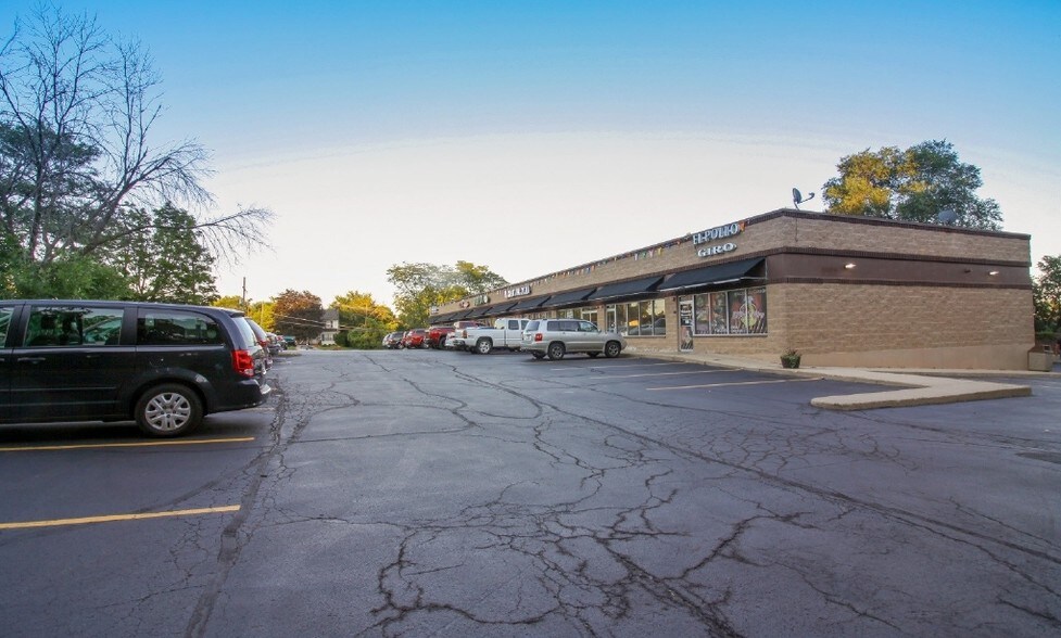 More Photos Of 110 S Neltnor Blvd, West Chicago Freestanding For Lease
