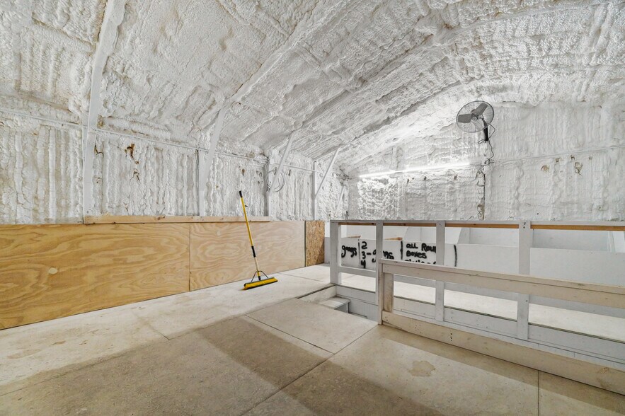 More Photos Of 611 Fredericksburg Rd, San Antonio Freestanding For Sale
