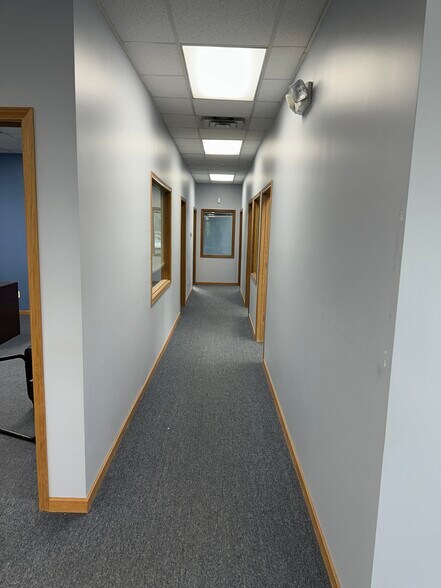 More Photos Of 16475 Van Dam Rd, South Holland Flex For Sale