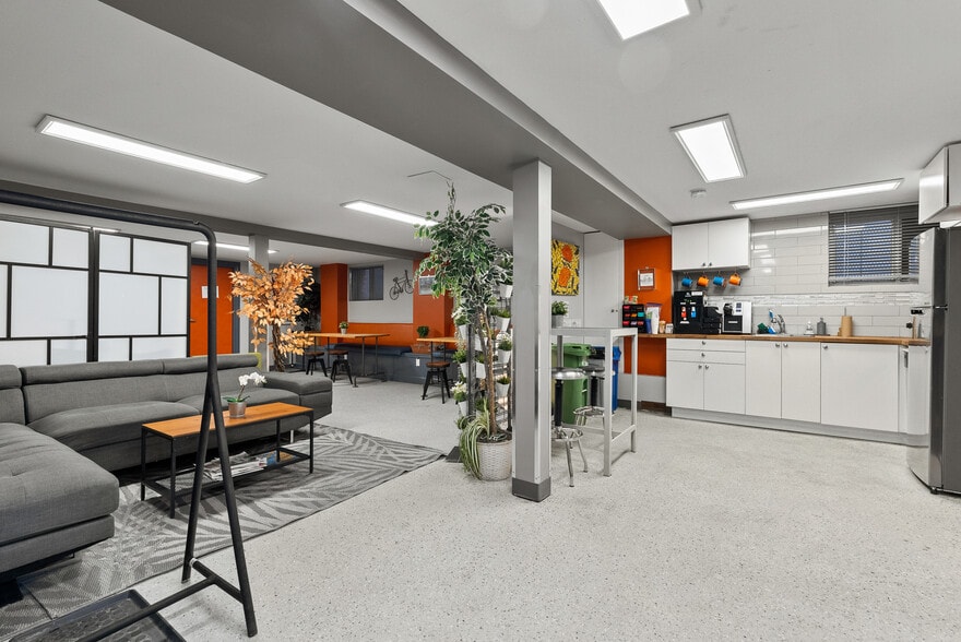 More Photos Of 499 Preston St, Ottawa Religious Facility For Sale