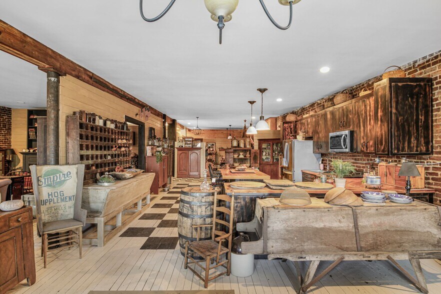 More Photos Of 123 Water St, Horse Cave Storefront Retail Residential For Sale