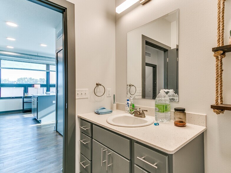 More Photos Of 1261 8th St, West Des Moines Apartments For Lease