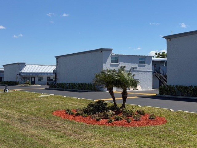 More Photos Of 8340 Ulmerton Rd, Largo Light Distribution For Lease