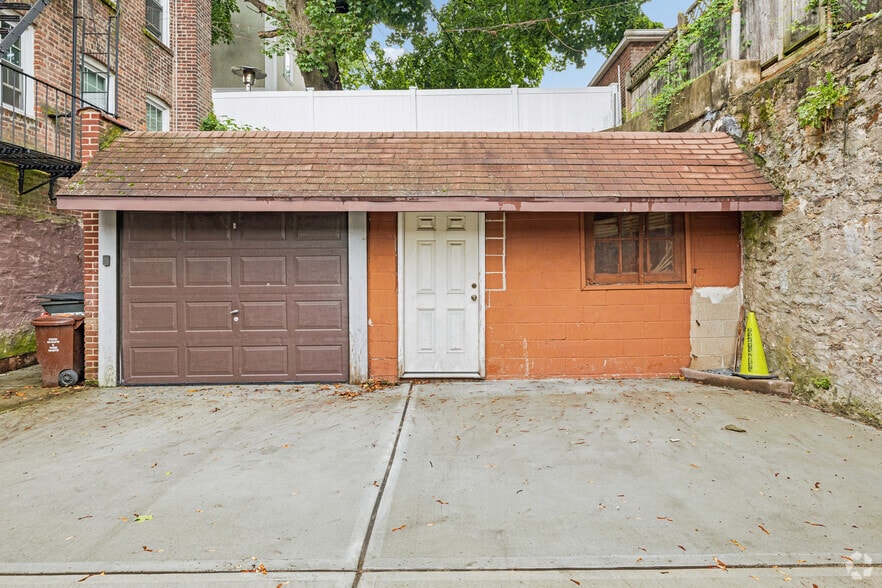 More Photos Of 257 E 238th St, Bronx Apartments For Sale