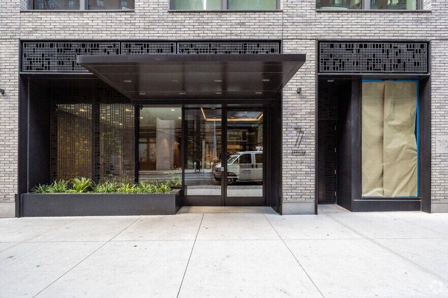 More Photos Of 77 Charlton St, New York Apartments For Lease