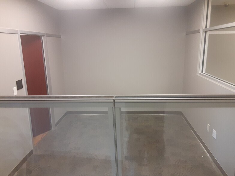 More Photos Of 201-205 E 9th St, Hopkinsville Bank For Lease