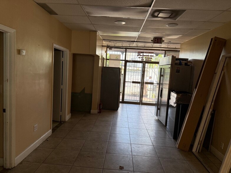 More Photos Of 2150 NW 21st St, Miami Office For Lease
