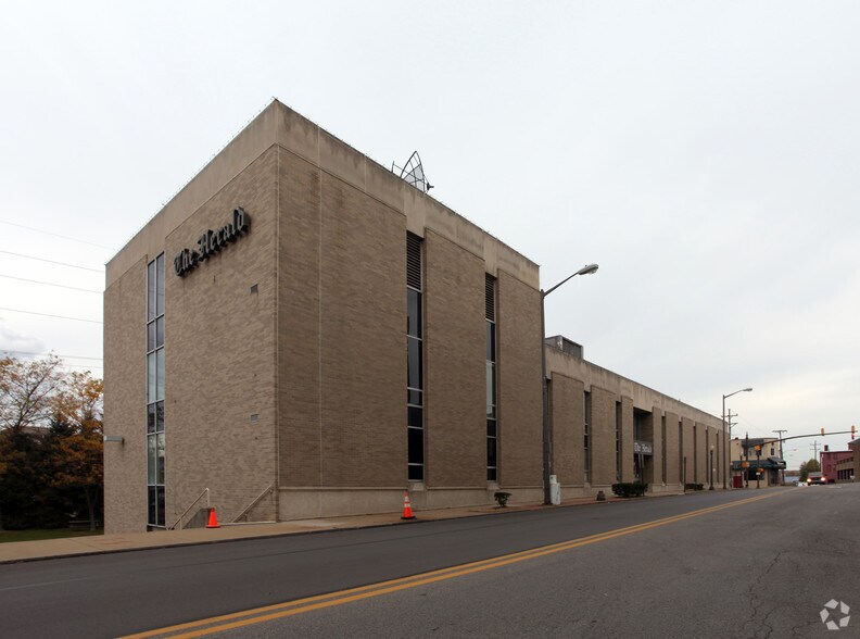 More Photos Of 52 S Dock St, Sharon Office For Sale