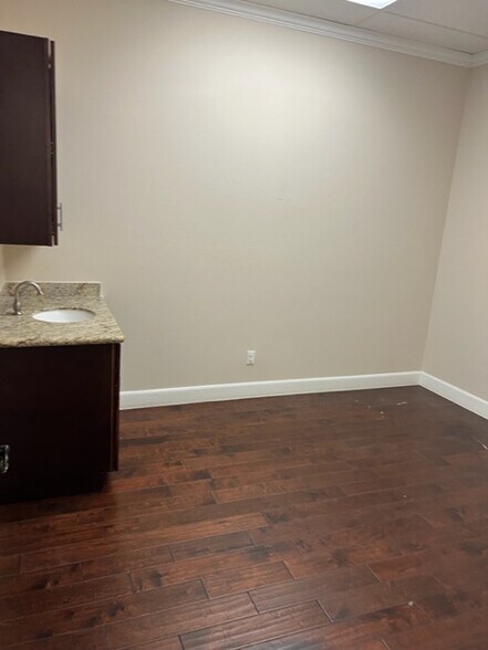 More Photos Of 150 Pine Forest Dr, Shenandoah Medical For Lease