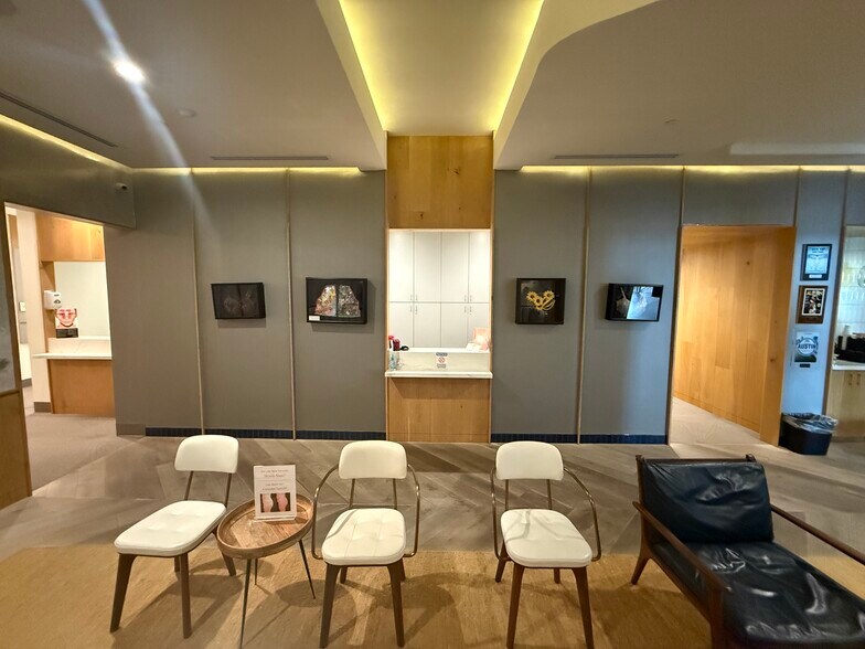 More Photos Of 505 Louis Henna Blvd, Round Rock Medical For Lease