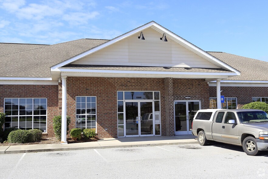 More Photos Of 1200-1214 Brampton Ave, Statesboro General Retail For Lease