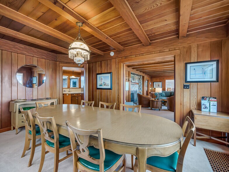 More Photos Of 1021 Promenade, Seaside Specialty For Sale