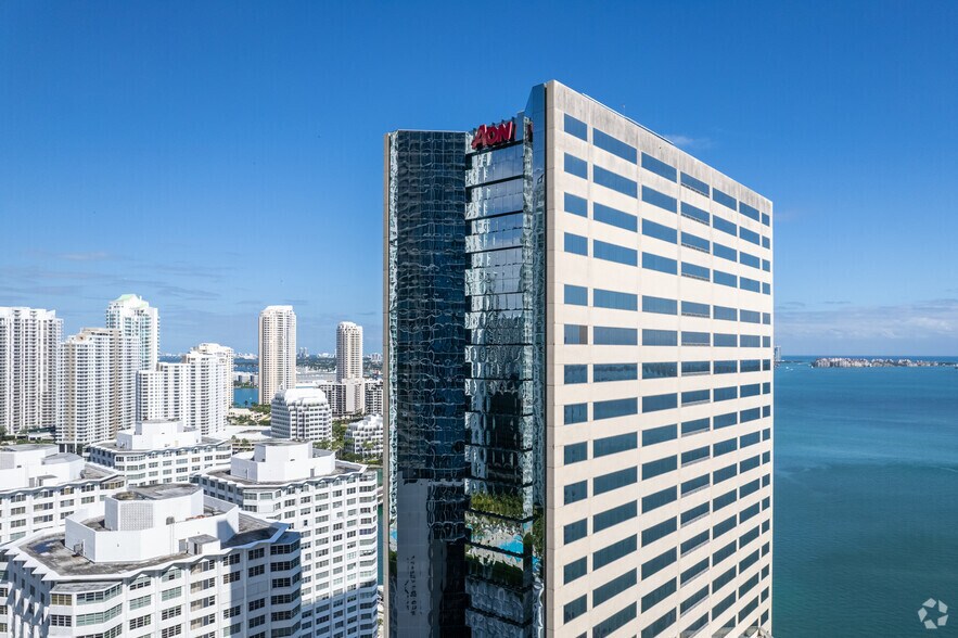 More Photos Of 1001 Brickell Bay Dr, Miami Office For Lease