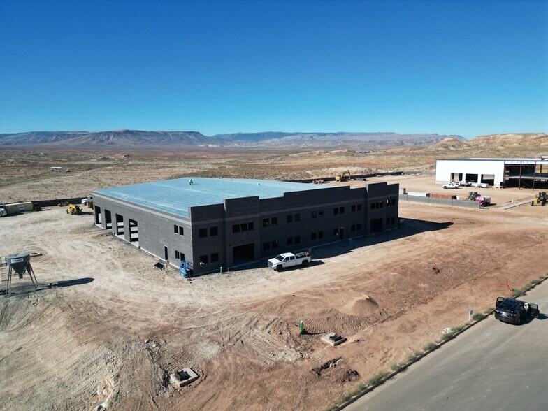 More Photos Of 812 E Benchmark Dr, St George Industrial For Sale