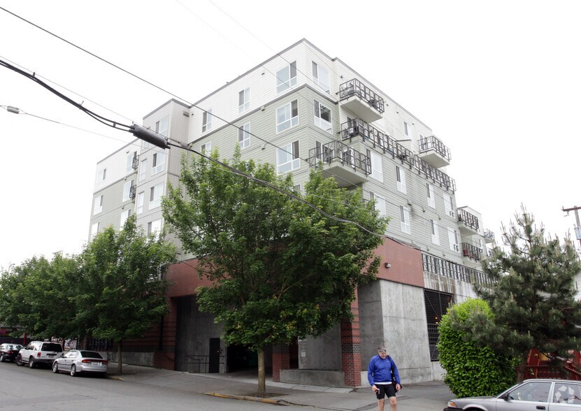 More Photos Of 8551 Greenwood Ave N, Seattle Apartments For Lease