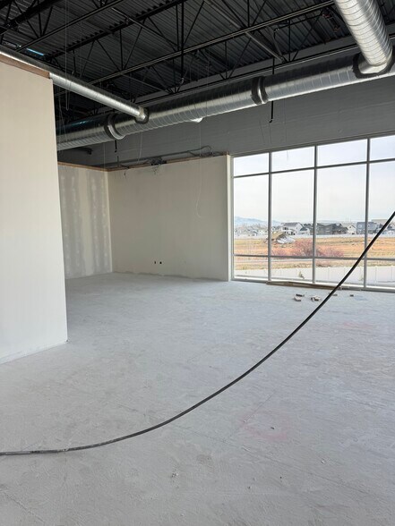 More Photos Of 235 Sugar St, Layton Industrial For Lease