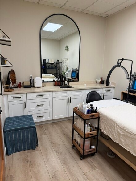 More Photos Of 1518-1520 W Magnolia Blvd, Burbank Coworking Space