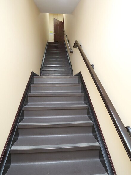 More Photos Of 188 Van Buren St, Staten Island Warehouse For Sale