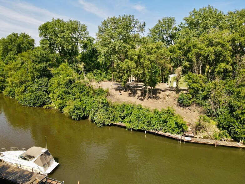 More Photos Of 1285 Washington, Portage Land For Sale
