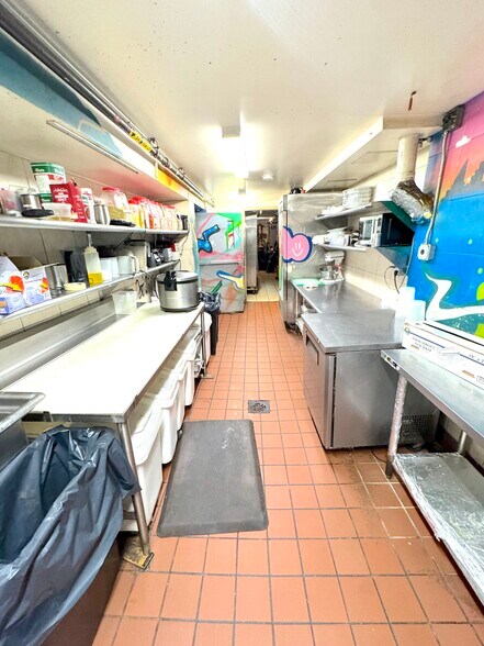 More Photos Of 128 Metropolitan Ave, Brooklyn Restaurant For Lease