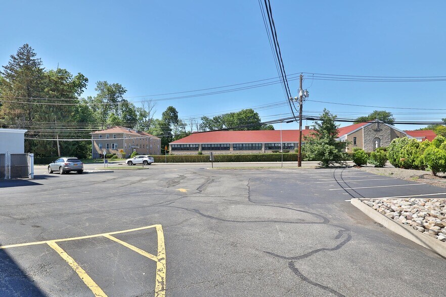 More Photos Of 52 E Rt-59, Nanuet Freestanding For Lease