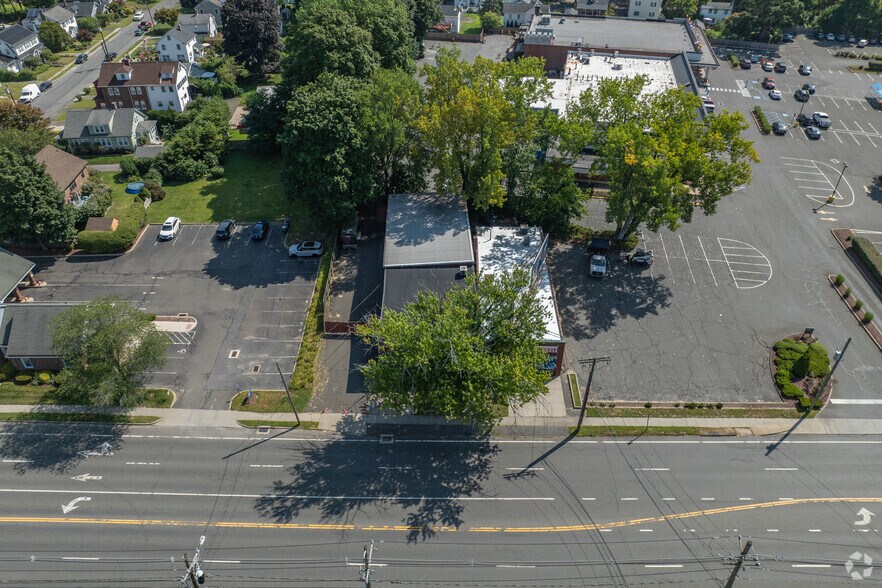 More Photos Of 44 Grassy Plain St, Bethel Storefront For Sale