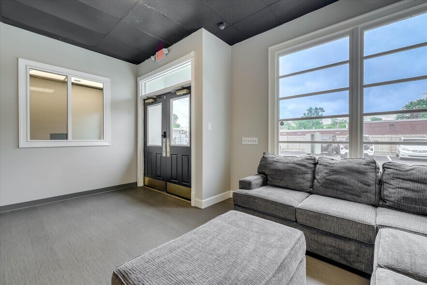More Photos Of 1010 Druid Park Ave, Augusta Freestanding For Sale