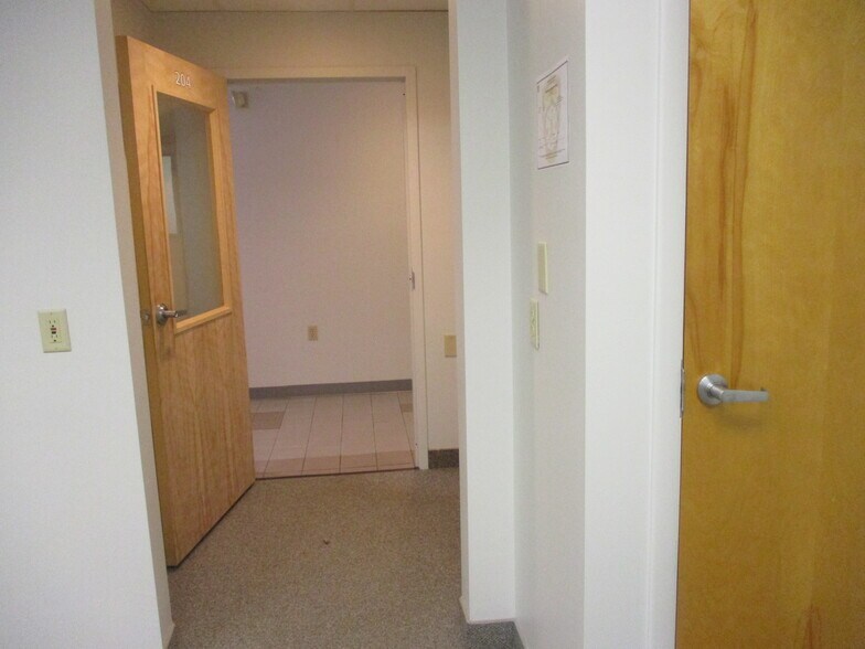 More Photos Of 1331 S 7th St, Chambersburg Office Residential For Sale