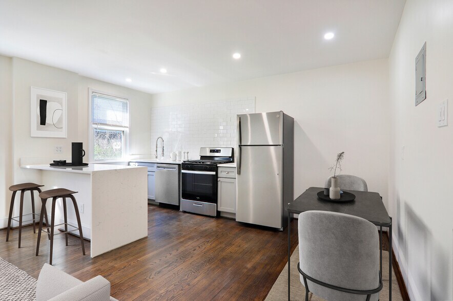 More Photos Of 4701-4703 Ravenswood Rd, Riverdale Apartments For Sale