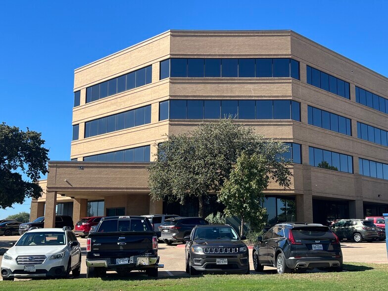 More Photos Of 1760 S Stemmons Fwy, Lewisville Office For Lease