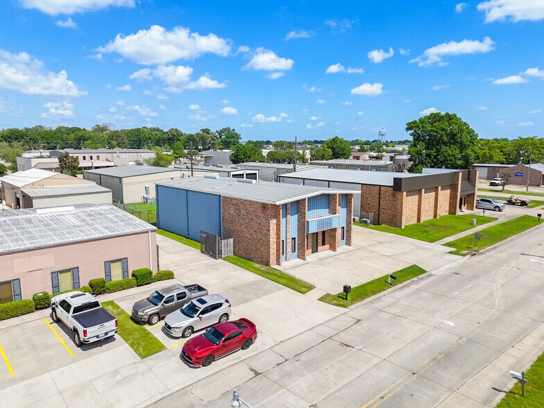 More Photos Of 6720 Exchequer Dr, Baton Rouge Warehouse For Lease
