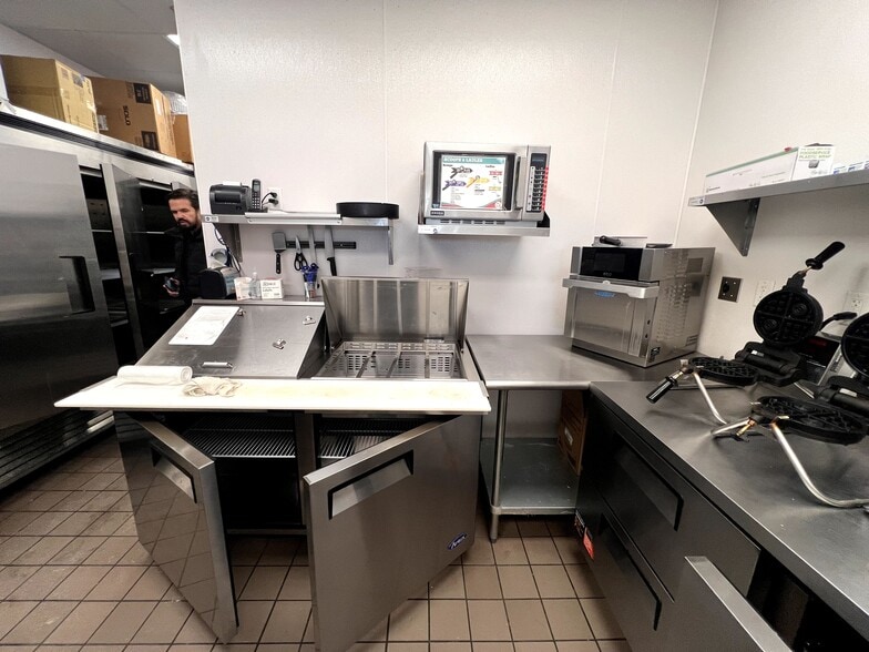 More Photos Of 11565 Theatre Dr, Champlin Unknown For Lease