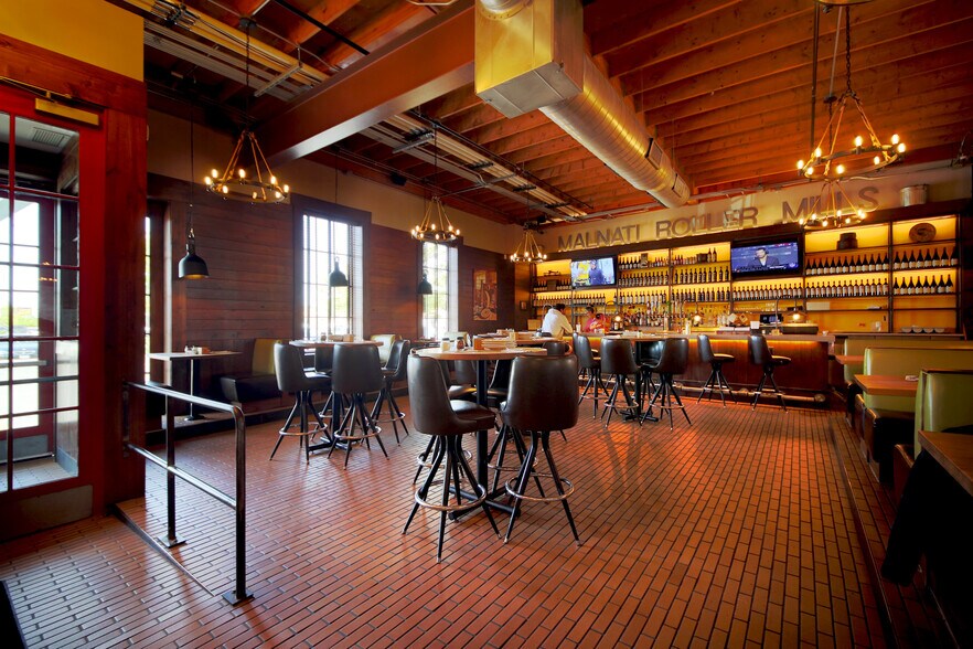 More Photos Of 6456 S Cicero Ave, Chicago Restaurant For Sale