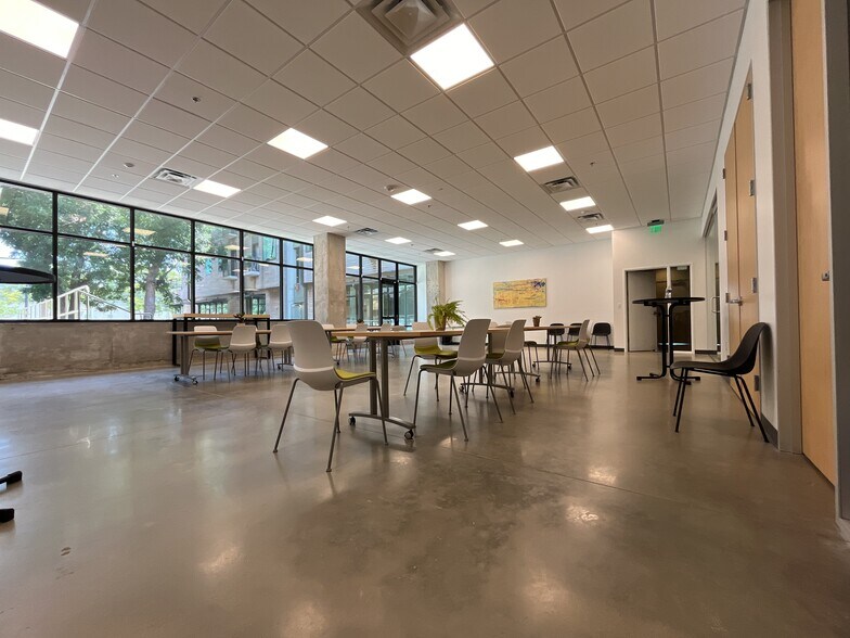 More Photos Of 1800 E 4th St, Austin Apartments For Sale
