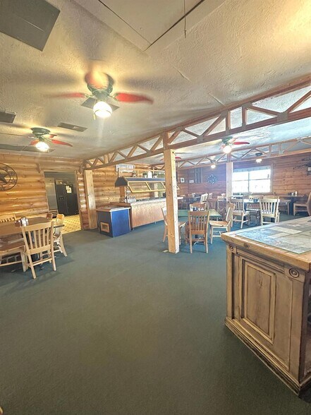 More Photos Of 899 E Lennon Dr, Emory Restaurant For Sale