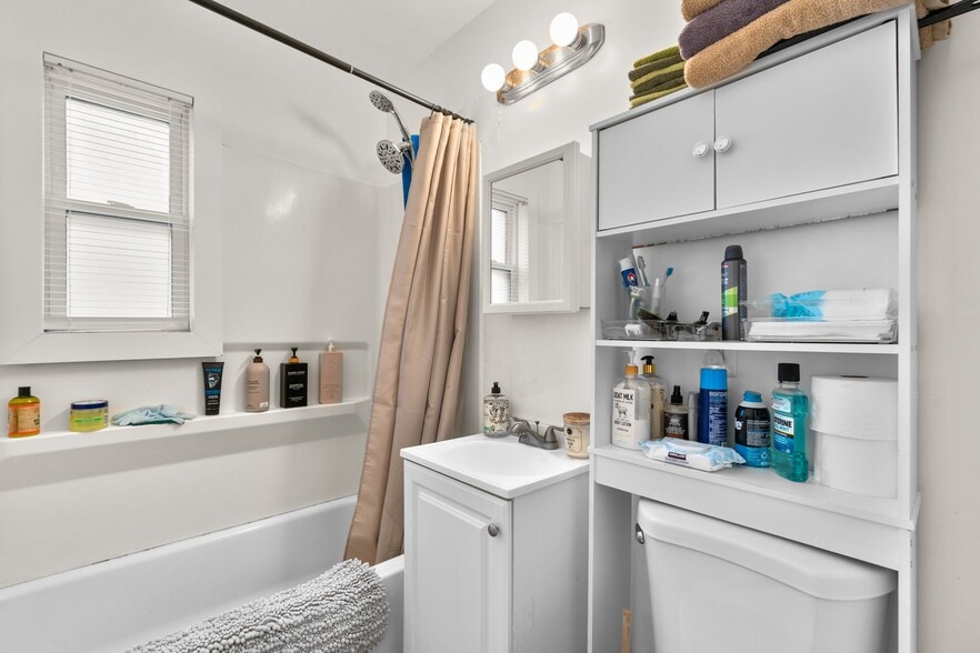 More Photos Of 129 Yuma St SE, Washington Apartments For Sale
