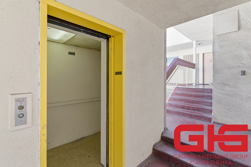 More Photos Of 939 W College St, Los Angeles Apartments For Sale