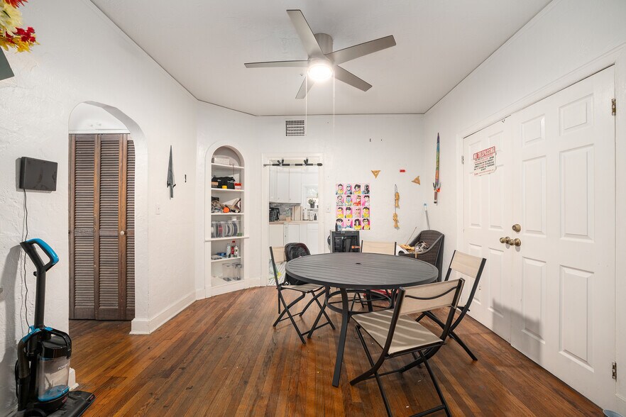 More Photos Of 949 SW 13th St, Gainesville Office Residential For Sale